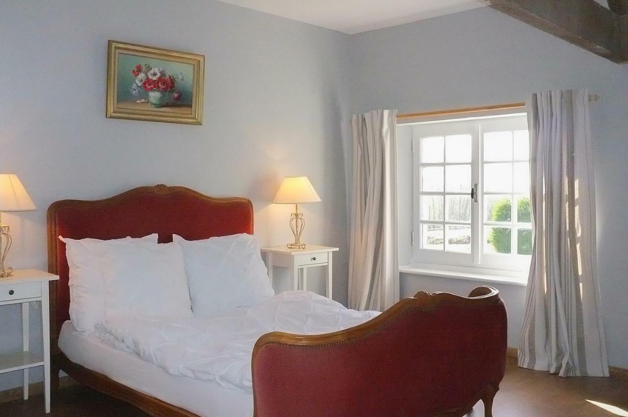 Le Douitel Bed & Breakfast Roncey Exterior photo