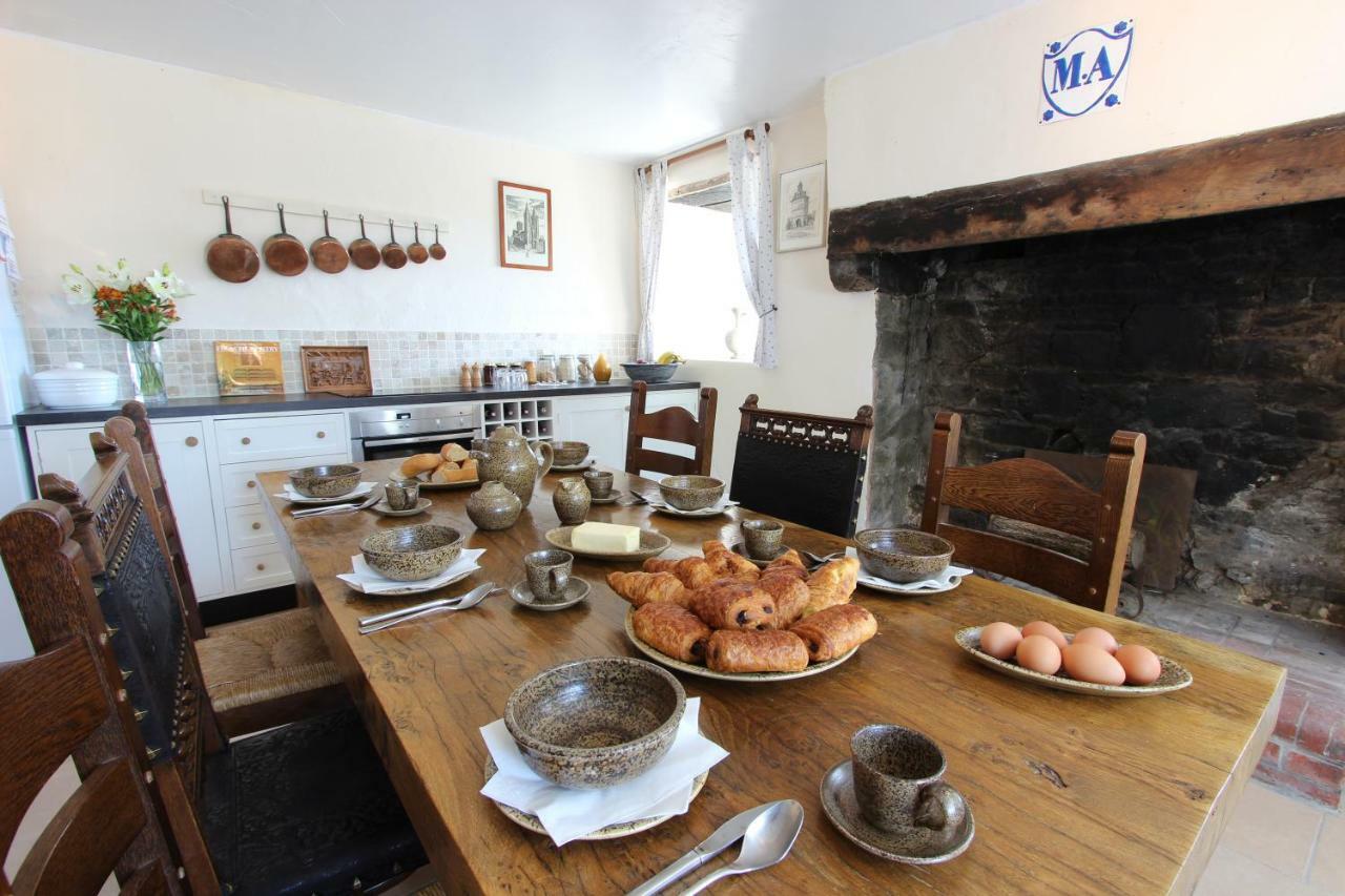 Le Douitel Bed & Breakfast Roncey Exterior photo